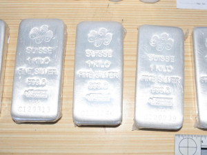 Vypěstovali padesát kilo marihuany, než si pro ně přišla zásahovka