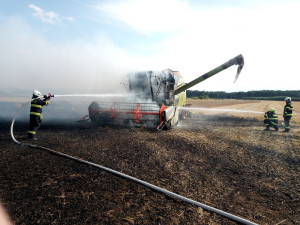 Požár kombajnu v Českém Meziříčí