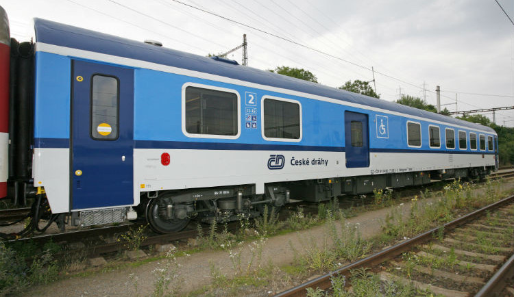 Z Hradce Králové se do Chlumce nad Cidlinou vlakem cestující nesvezou