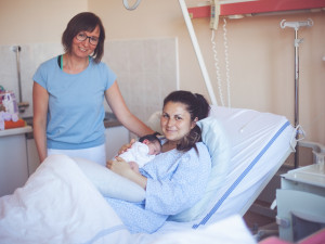 Trutnovská porodnice zřídí Centrum porodní asistence. Maminky v něm budou rodit bez lékaře