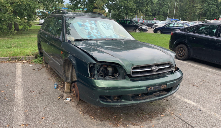 Aš řeší situaci s vraky v ulicích. Pomůže s jejich likvidací