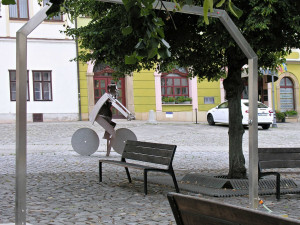 V Hradci Králové začalo fungovat pět nových mlhových bran