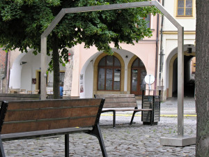 V Hradci Králové začalo fungovat pět nových mlhových bran