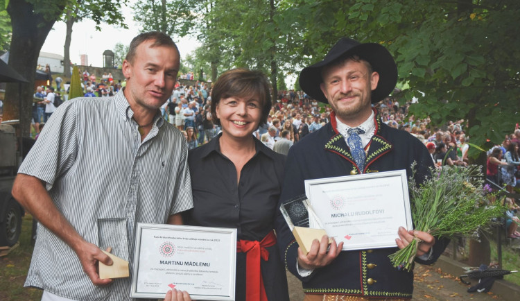 Mistry tradiční rukodělné výroby v kraji se stali košíkář Michal a košíkář Martin.