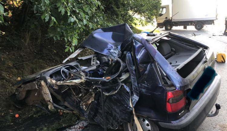 Mladý řidič nepřežil střet s dodávkou. Pravděpodobně přejel do protisměru