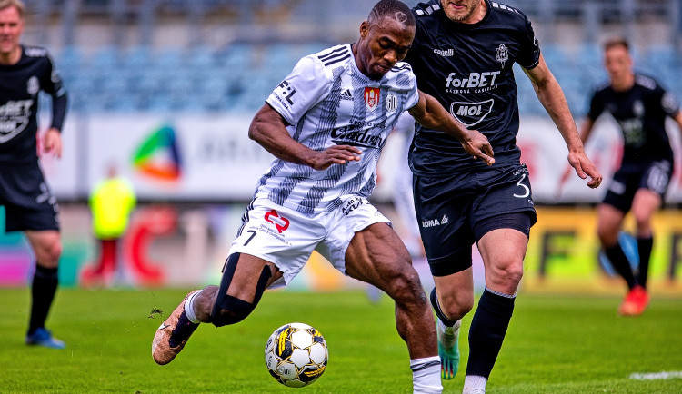 Počítáme s tím, že Adediran může odejít, řekl trenér Dynama. Přichází Alli z Brna