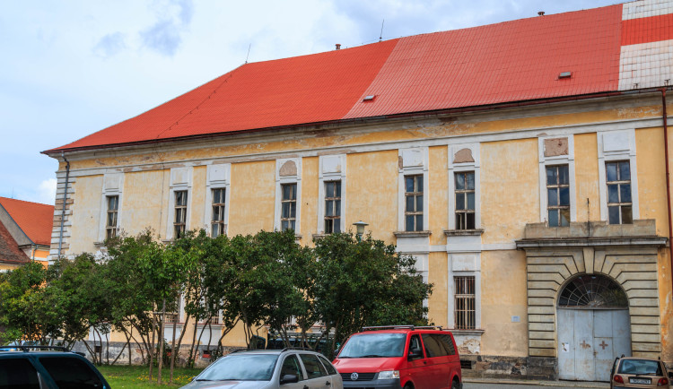 Stát přispěje na obnovu vojenské nemocnice a kasáren v Josefově. Uvolní miliony