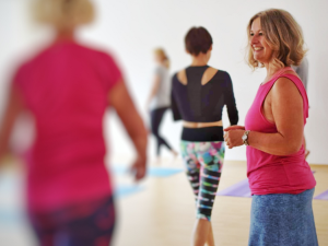 Jolana Joli Novotná při pohybových lekcích