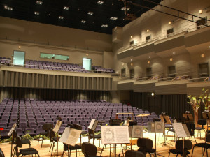 Město nechalo opravit podium hradecké Filharmonie. Vše se stihlo před začátkem sezony