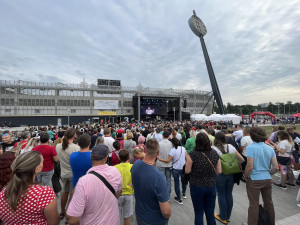 V Hradci Králové se otevřel nový fotbalový stadion. Fotbalovou část si dnes prohlédla veřejnost