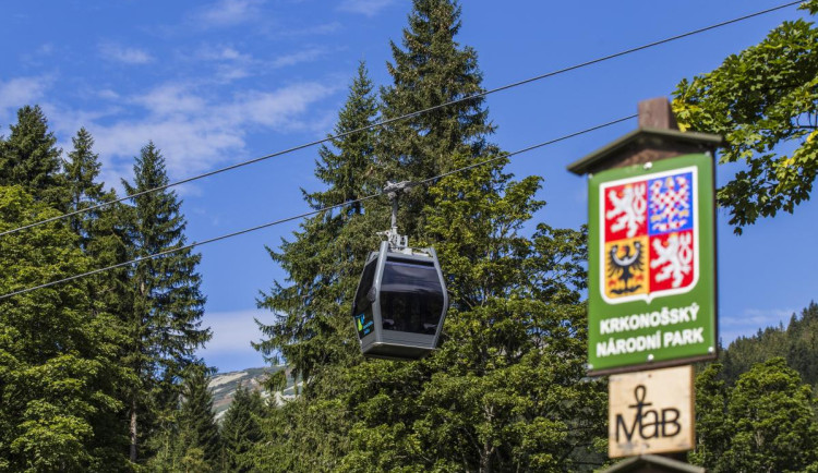 Část lanovek v Krkonoších a Orlických horách jezdí jen o víkendech