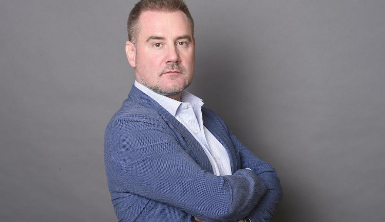 Vláda problém vysokých daní na e-cigarety nevyřešila, pouze ho odsunula, říká prezident komory