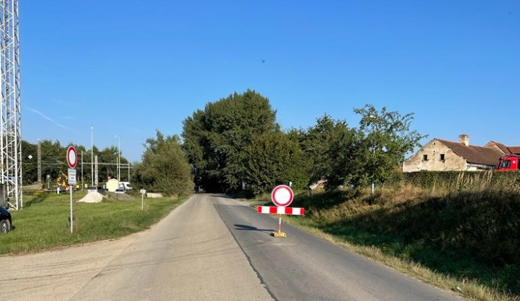 Uzavírka u staveniště dálnice skončí v pátek, řidičům se silnice otevře o den později