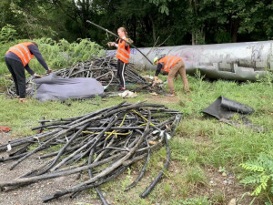 Co vše skrývá černá skládka? Rozboru jedné takové jsme se zúčastnili