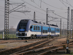 V hradeckém kraji začnou jezdit nové moderní vlaky RegioFox. První už v příštím roce