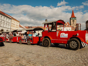 Pohádkový festival v Jičíně navštívily desítky tisíc lidí. Úspěch měl i videomapping