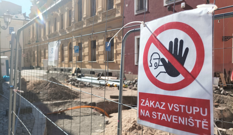 Hradečtí archeologové objevili další důkazy o přemyslovském hradišti