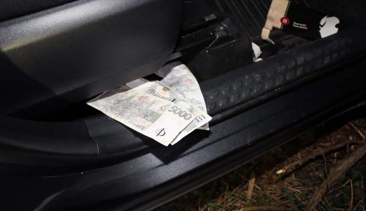 Falešné pětitisícovky