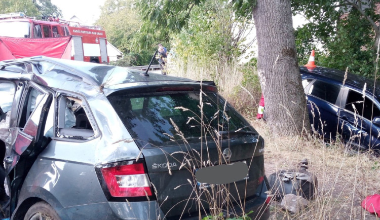 Na Rychnovsku došlo k tragické nehodě. Po srážce dvou aut zemřela jedna z řidiček