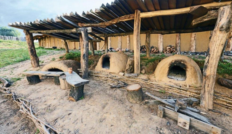 size4-16801692860478-207-vsestarsky-archeopark-nabidne-dny-zive-archeologie-sezona-zacne-co-nevidet