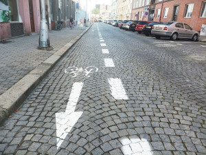 Parkovací místa v centru Hradce Králové ustoupila pruhu pro cyklisty