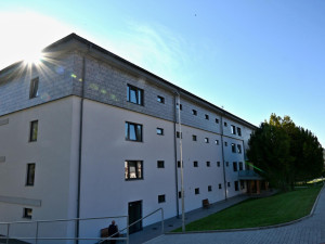 OBRAZEM: Hradecký kraj dokončil stavbu domova pro seniory v Žacléři za 166 milionů