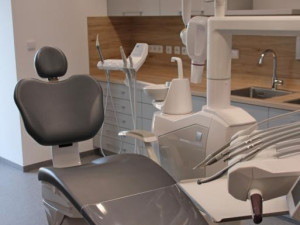 Radnici ve Dvoře Králové se podařilo najít zubařku. Sloužit bude až 700 pacientům