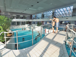 Hradecké aquacentrum chce během prázdnin nalákat děti. Nabídne plavání zdarma