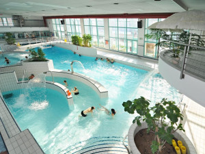 Hradecké aquacentrum chce během prázdnin nalákat děti. Nabídne plavání zdarma