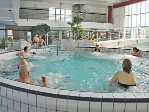Hradecké aquacentrum chce během prázdnin nalákat děti. Nabídne plavání zdarma