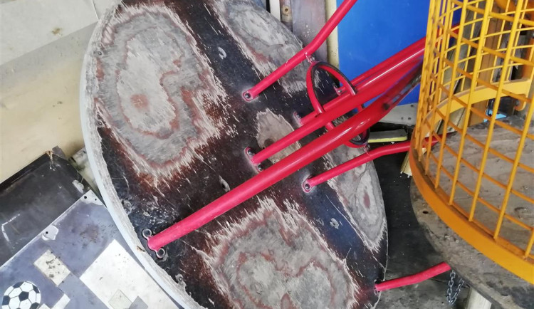 Atrakce ze zrušeného Rákosníčkova hřiště v Hořicích radnice nechá opravit. Sloužit budou jinde