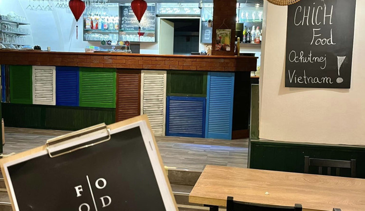 Z jídla v hradecké restauraci na jaře onemocnělo 130 lidí. Padla pokuta 250 tisíc