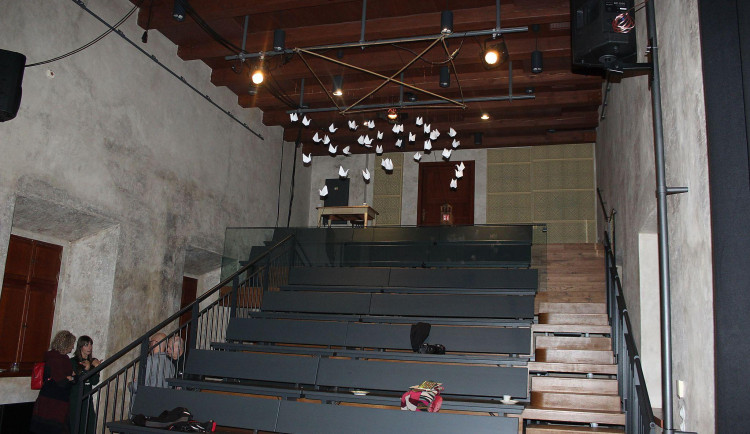 Jičín dokončil rekonstrukci sálu ve Valdštejnské lodžii. Už slouží veřejnosti