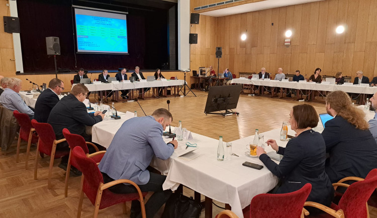 Opozice ve Dvoře Králové odvolání místostarosty Helbicha neprosadila