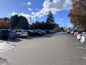 Hradec Králové přebuduje prostor vedle křižovatky Koruna. Dopravu zatím řešit nebude