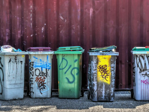 Řada měst v Královéhradeckém kraji zdražuje poplatky za odpady. Někde si lidé připlatí až o polovinu