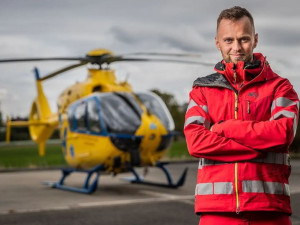 Každá situace, do které letíme s vrtulníkem, je vyhrocená říká influencer z donucení a lékař Marek Dvořák