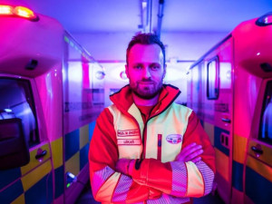 Každá situace, do které letíme s vrtulníkem, je vyhrocená říká influencer z donucení a lékař Marek Dvořák