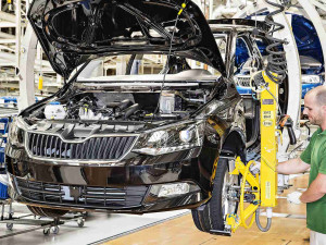 Škoda Auto zahájila výstražnou stávku, výroba se na dvě hodiny zastavila