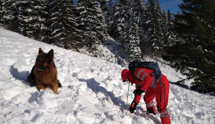V Krkonoších začal platit 1. stupeň lavinového nebezpečí. Poprvé v této sezoně