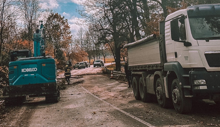 Silnice 14 u Dobrušky je opět zavřená a bude týden