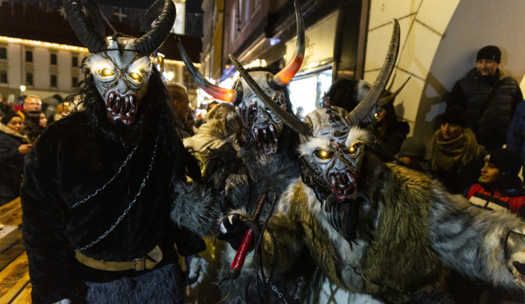 Na Mikuláše projdou Přerovem Krampusáci. Děti v maskách se budou moci přidat do průvodu