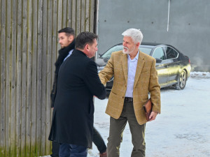 Prezident Pavel se vydal do skalního města. Před tím navštívil klášter v Broumově
