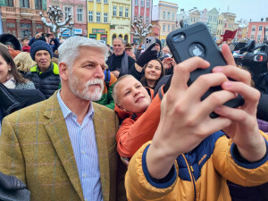 Prezident Pavel se vydal do skalního města. Před tím navštívil klášter v Broumově