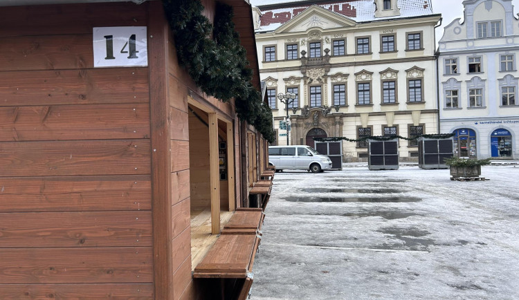 PŘEHLEDNĚ: Začínají vánoční trhy v Hradci Králové. Co je dobré vědět před jejich návštěvou?