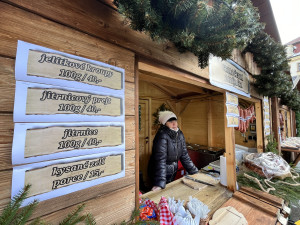 ANKETA: Svařák za šedesát, punč za padesát korun, v Hradci začaly vánoční trhy