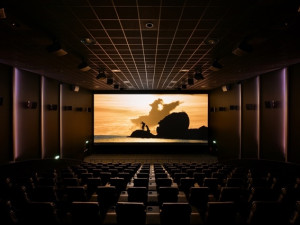 Zažijte film tak, jak jste ho ještě nezažili. Díky sálu Theatre Deluxe v multikině CineStar