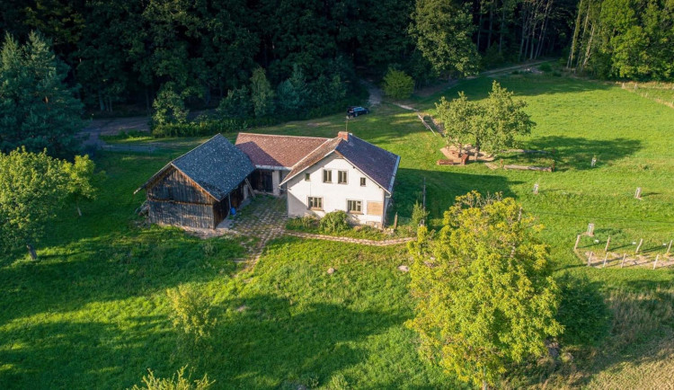 Dvůr Králové chce přebudovat starou hájenku na ekocentrum. V anketě souhlasila i veřejnost