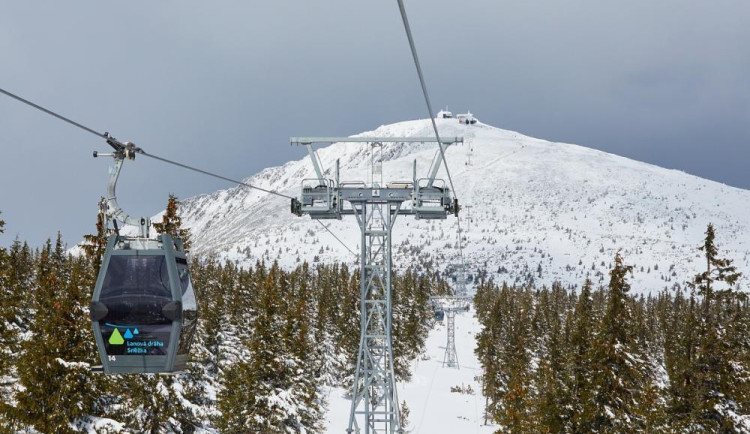 Lanovka na Sněžku se vrátila do denního provozu. Zahájila zimní sezonu.