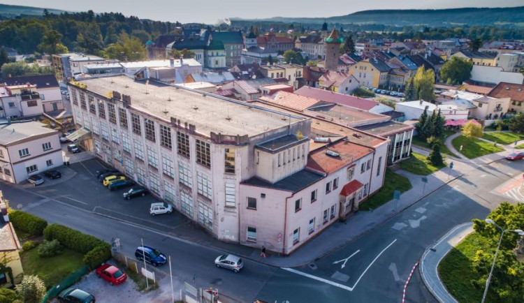 Dvůr Králové o další dotaci na revitalizaci Mayerovy továrny žádat nebude